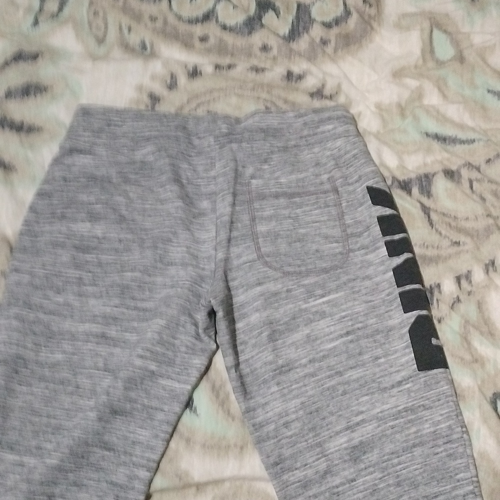 Pink Sweats - Picture 2 of 3